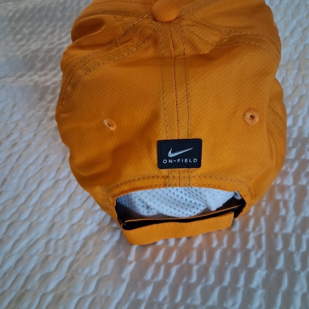 NIke Tennessee Volunteers Hat Cap Mens Strap Back M-L Club Cap Orange Team Issue - Picture 5 of 5